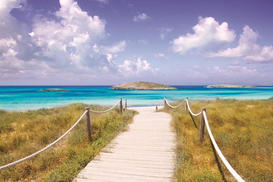 Baleares, Formentera, Illetes, Caribe, Ibiza, Beach Club, Sant Francesc, Mundo, Vespa, Cala Saona a La Mola, Es Calo a Migjorn, Blue Bar, Porto Santo, Espanha, Cayetano Rivera, Naomi Campbell, Isabel Presley, Porto Santo, Cayetano Rivera, Naomi Campbell, Charlotte do Mónaco