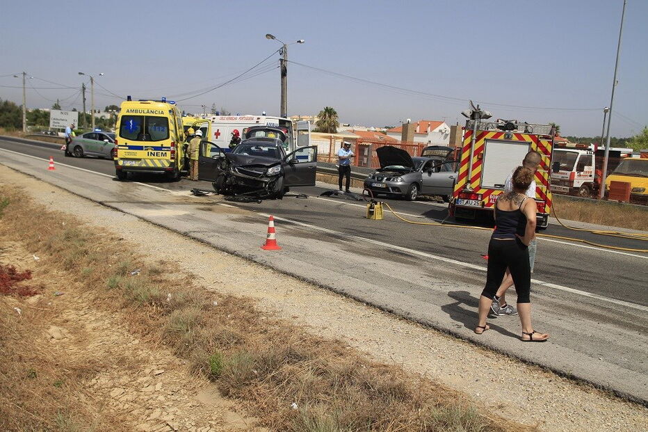 EN125, Albufeira, Hospital de Faro, INEM, Cortesões, Bombeiros Voluntários de Albufeira, Fontainhas, Vale Paraíso, política, autoridades locais, acidente, feridos, colisão