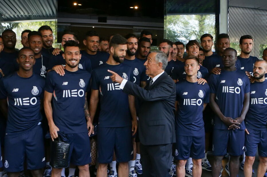 Porto, Chivas, Supercopa Tecate, Presidente da República, Presidente de Portugal, Cruz Azul, Cidade do México, Futebol Clube do Porto, Marcelo Rebelo de Sousa, Polanco, Sérgio Conceição, chefe de Estado, Miguel Layún, Herrera, Corona, Diego Reyes, desporto