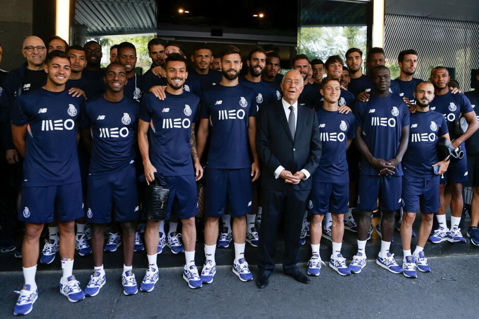 Porto, Chivas, Supercopa Tecate, Presidente da República, Presidente de Portugal, Cruz Azul, Cidade do México, Futebol Clube do Porto, Marcelo Rebelo de Sousa, Polanco, Sérgio Conceição, chefe de Estado, Miguel Layún, Herrera, Corona, Diego Reyes, desporto