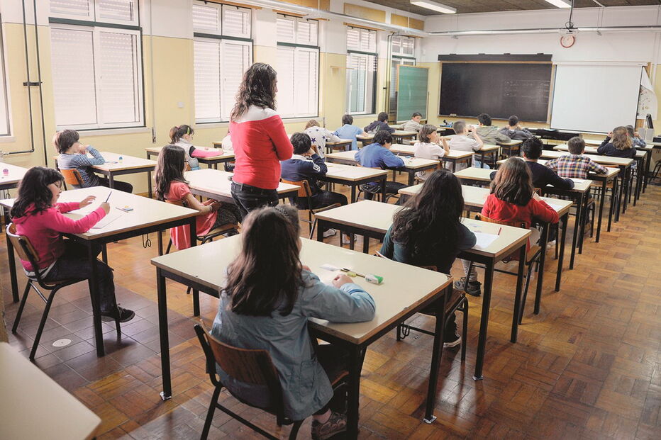 Portugal perdeu cerca de 36 mil alunos no ano letivo 2015/16 por comparação com o ano anterior, reflexo da queda da natalidade verificada na última década    