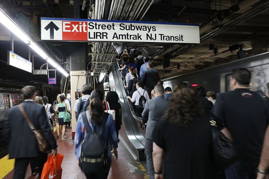 Homem de 25 anos esquartejado por estar a cantar no metro, em Nova Iorque
