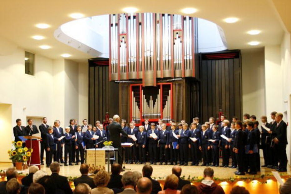 O famoso coro católico alemão de Regensburg