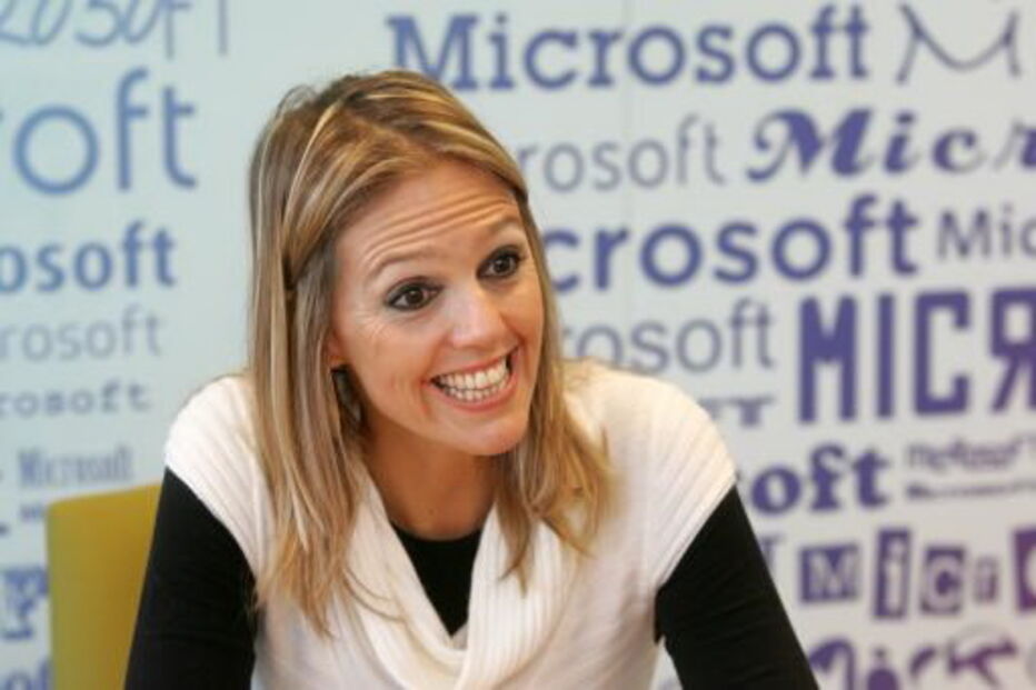 Altice, Portugal, Engenharia Física, presidente do Conselho de Administração, Portugal Telecom, Cláudia Goya, Paulo Neves, PT Portugal, Media Capital, Microsoft Brasil, Procter & Gamble, Prisa, Michel Combes, Microsoft Portugal, Instituto Superior Técnico, Lisboa, TVI, Informação sobre empresas