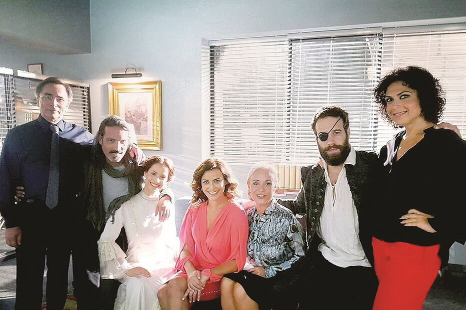 Os atores Luís Vicente, João Craveiro, Mariana Monteiro, Andreia Dinis, Carla Andrino, João Vicente e Sílvia Filipe    