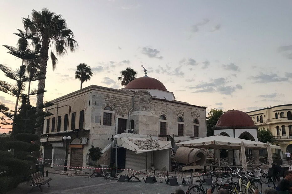 Sismo causa dois mortos e 120 feridos na ilha grega de Kos