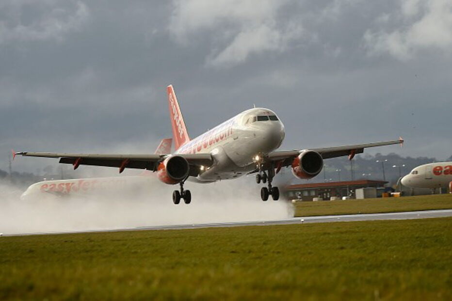 Menor expulso de avião por EasyJet