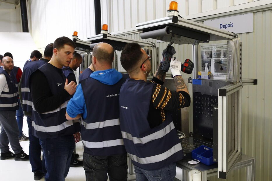 Trabalhadores da Autoeuropa marcam greve