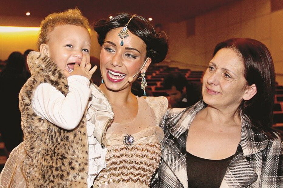 Santo Tirso, atriz, Luciana Abreu, SIC, Daniel Souza, Lucy, Ana Micaela, Instagram, Luís Costa Real, Mickael Carreira, Vidas, Ludovina, Ana Luísa, Odete, Lyonce, Yannick Djaló, Lisboa, irmão, Liliana, Porto, João Paulo Rodrigues, Floribella, Cristina Paiva, questões sociais, artes, cultura e entretenimento