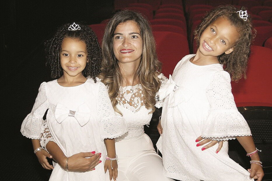 Santo Tirso, atriz, Luciana Abreu, SIC, Daniel Souza, Lucy, Ana Micaela, Instagram, Luís Costa Real, Mickael Carreira, Vidas, Ludovina, Ana Luísa, Odete, Lyonce, Yannick Djaló, Lisboa, irmão, Liliana, Porto, João Paulo Rodrigues, Floribella, Cristina Paiva, questões sociais, artes, cultura e entretenimento