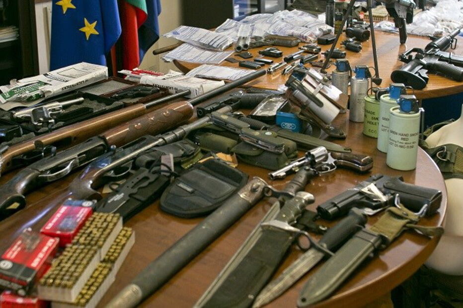   Ferreiras, sargento-chefe, António Costa, Raul, PJ, João Melo, Amarante, Tancos, Alcino Costa, Tribunal de Guimarães, Bósnia