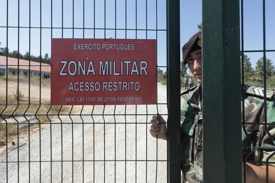   Ferreiras, sargento-chefe, António Costa, Raul, PJ, João Melo, Amarante, Tancos, Alcino Costa, Tribunal de Guimarães, Bósnia