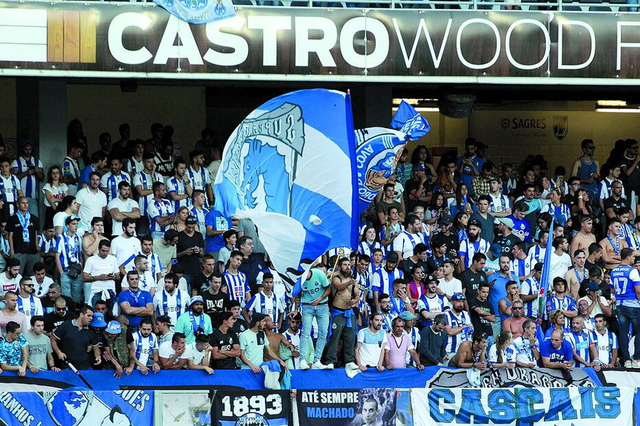 Super dragões fizeram questão de apoiar o líder portista