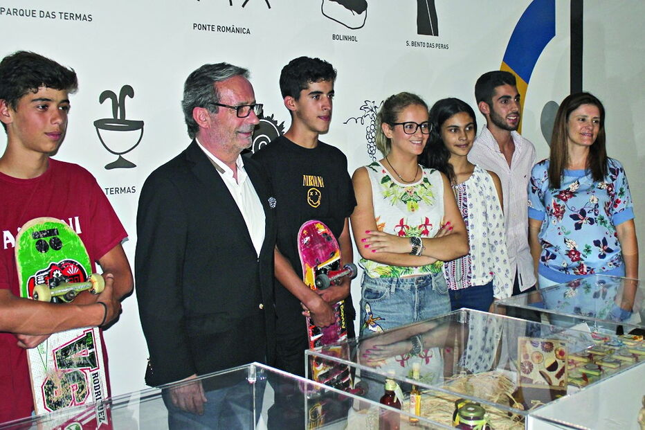 Vizela, Concurso de Bandas de Vizela, Orçamento Participativo Jovem, Conselho Municipal da Juventude, Margarida Cunha, Patrícia Rodrigues, Pedro Vilela, Escola Secundária de Vizela, Engenharia Civil da Universidade do Minho, Patinhas Carenciadas, Academia de Música da Sociedade Filarmónica Vizelense, EB, 2,3/S, Infias, Associação Juvenil de Apoio aos Animais, Azul, Tiago Leite, João Pereira, política, educação, ensino, alunos