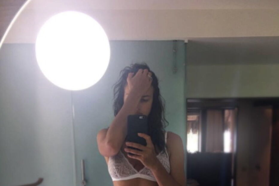 Irinia Shayk, nua, posa, modelo, após, mãe, silhueta