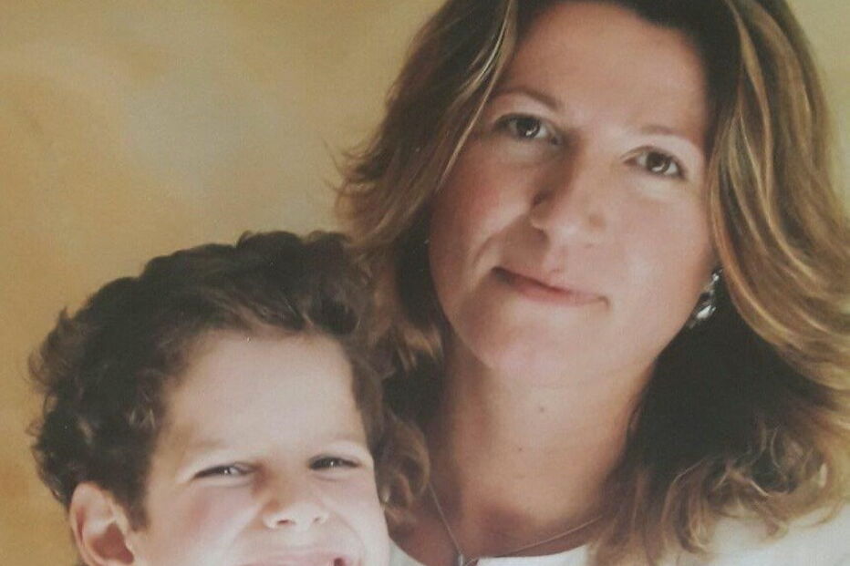 Nádia Piazza com o filho Luís, de cinco anos, que morreu no incêndio  