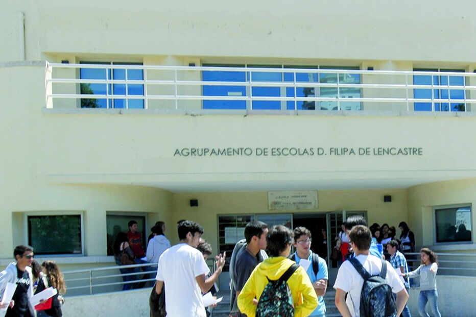 Agrupamento de Escolas D. Filipa de Lencastre está a ser investigada