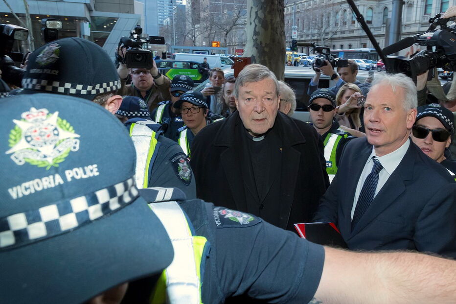 Cardeal Pell à chegada ao tribunal