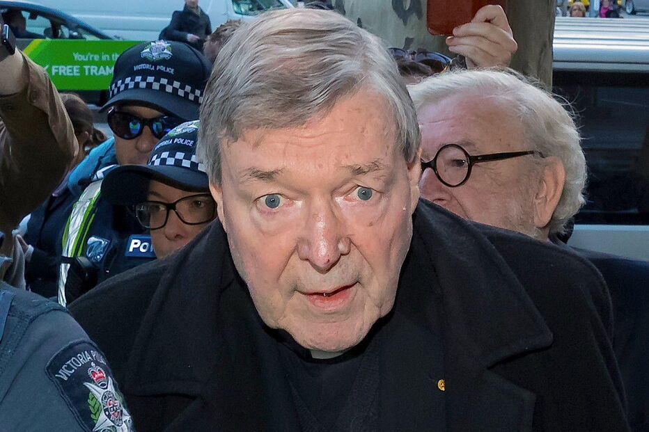 Cardeal Pell à chegada ao tribunal