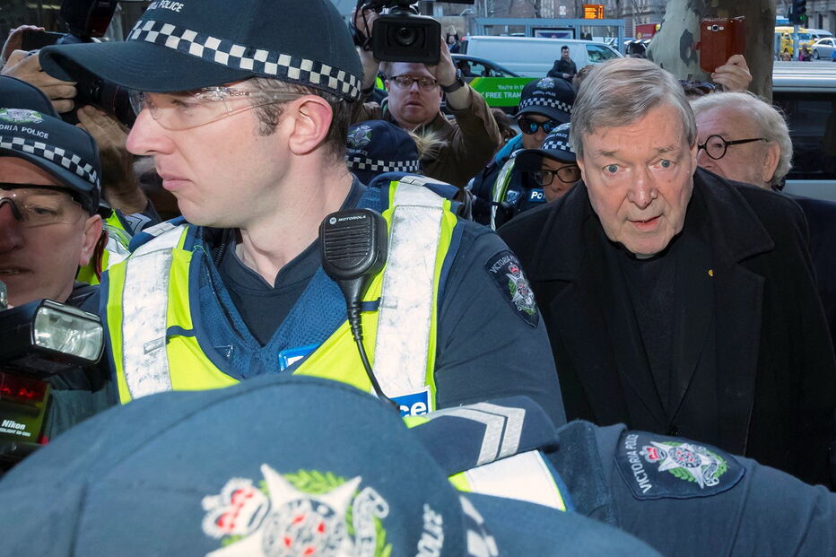 Cardeal Pell à chegada ao tribunal