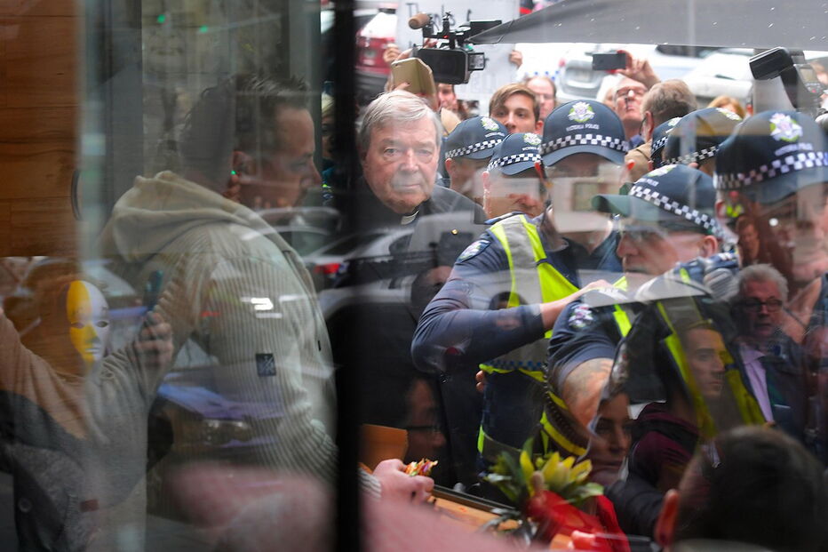 Cardeal Pell à chegada ao tribunal