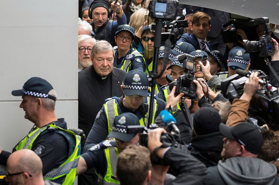 Cardeal Pell à chegada ao tribunal