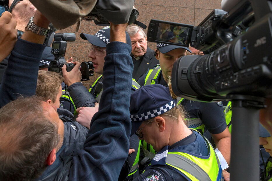 Cardeal Pell à chegada ao tribunal