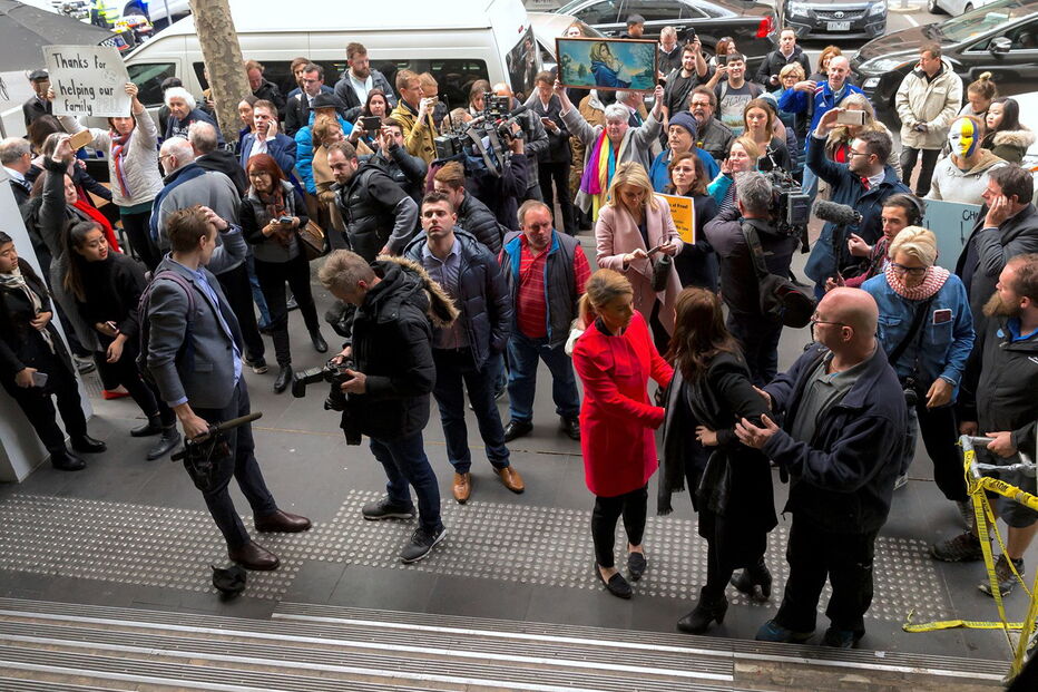 Cardeal Pell à chegada ao tribunal