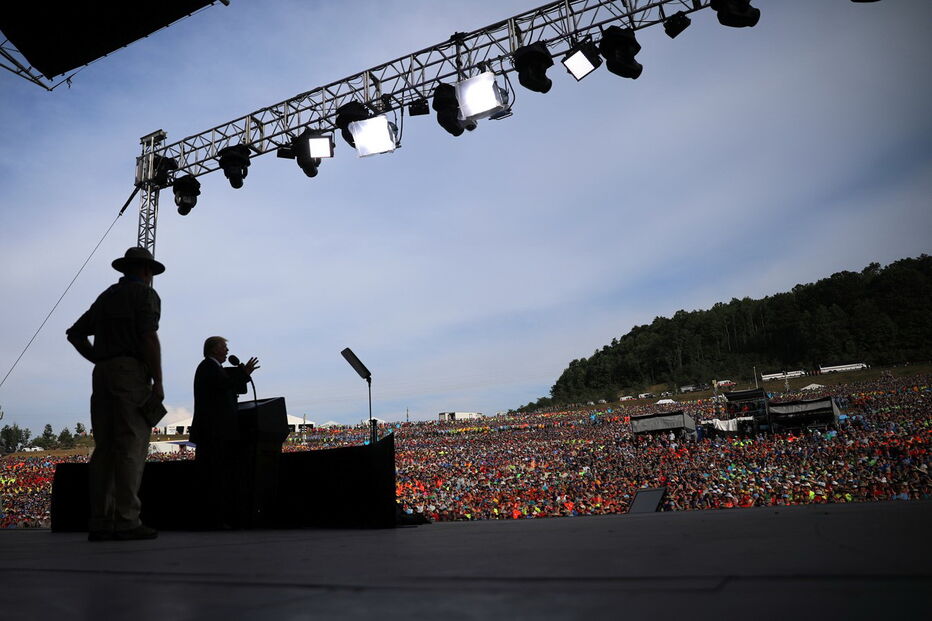 Donald Trump discursou perante milhares de escuteiros