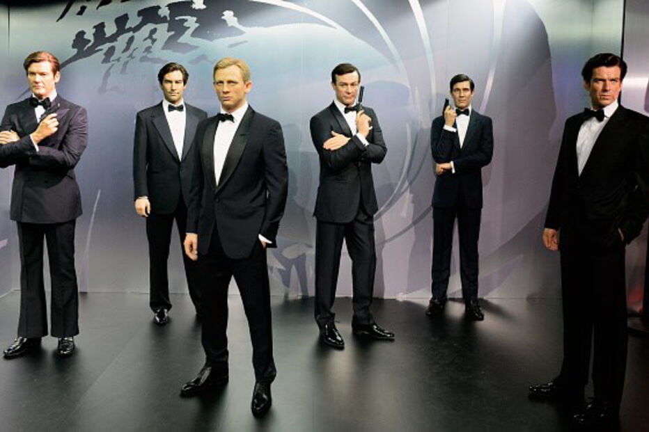 Imagens de cera de alguns dos atores que já vestiram a pele de James Bond
