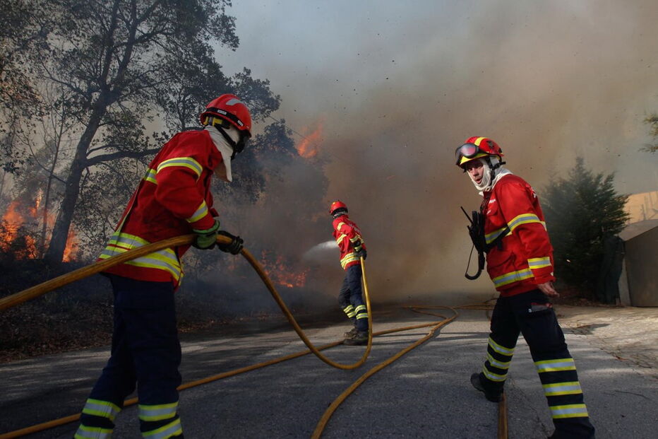 Fogo na zona de Penacova