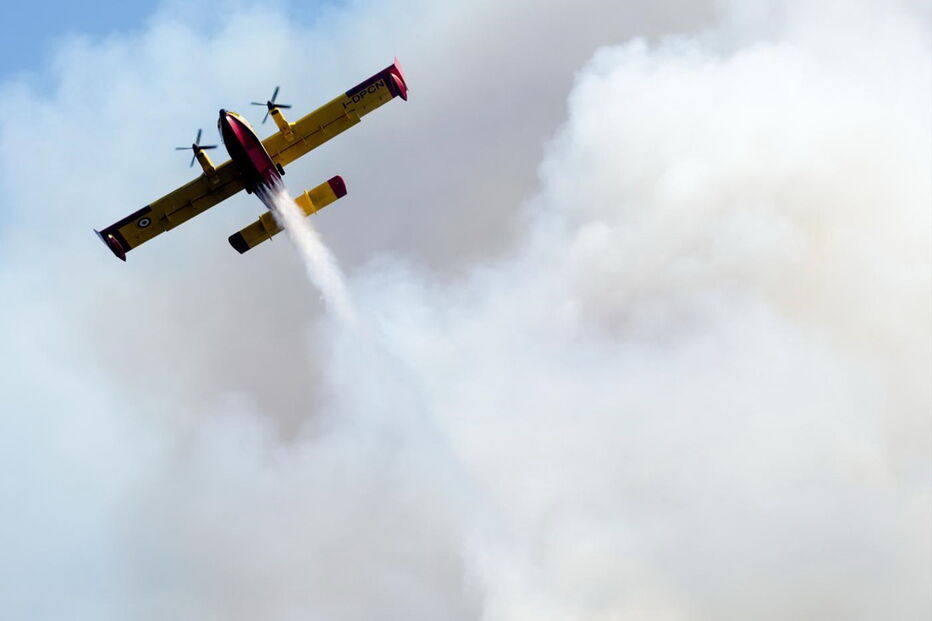 Avião de combate a fogos