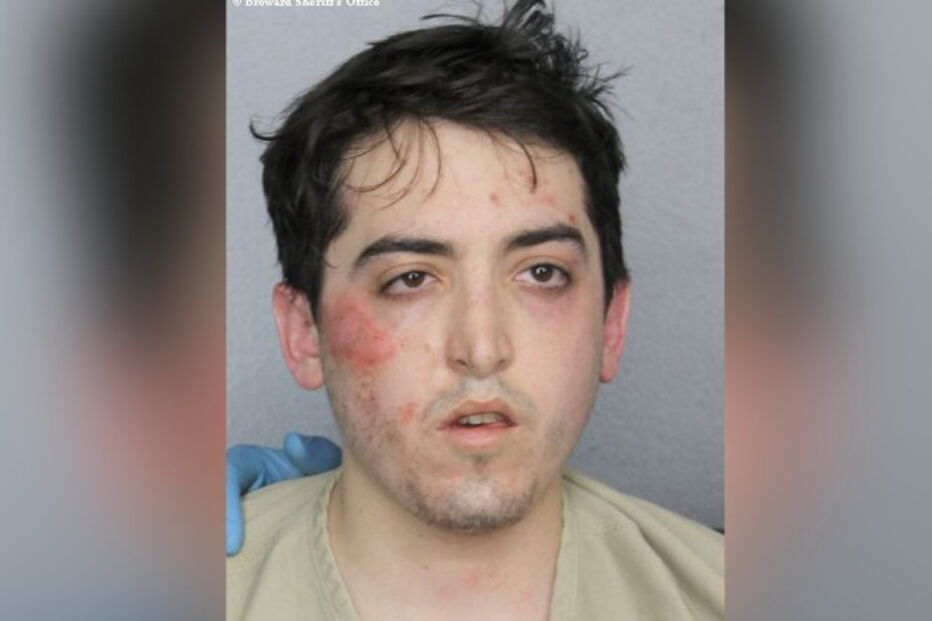 Alexander Sperber, de 25 anos andou a distribuir o dinheiro que roubou num banco nas ruas, todo nu