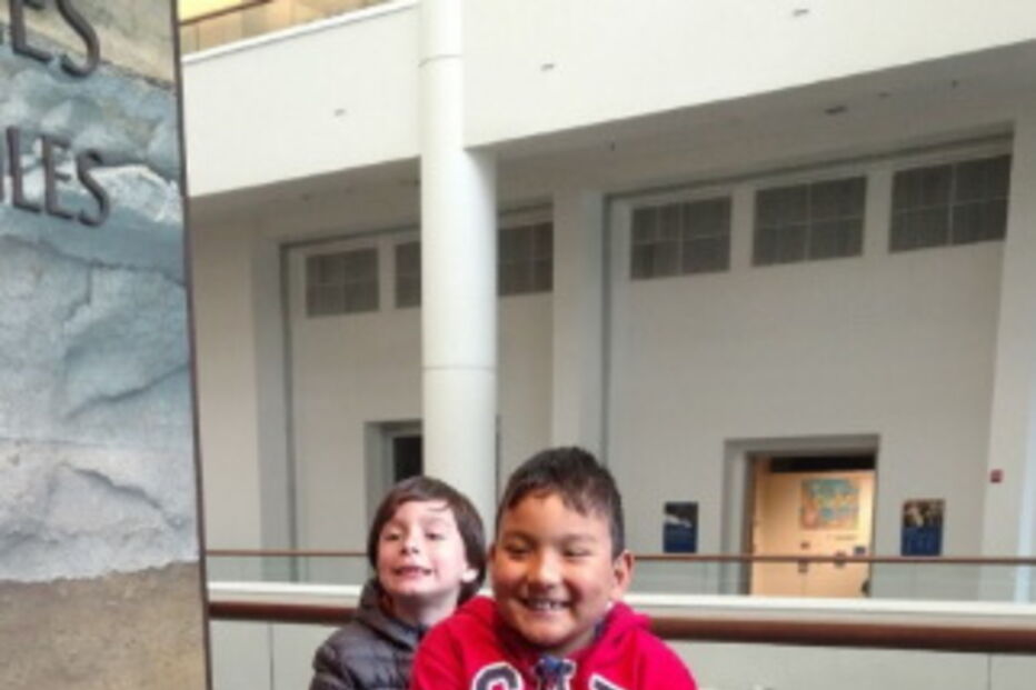 Angaria dinheiro para comprar cadeira de rodas ao melhor amigo