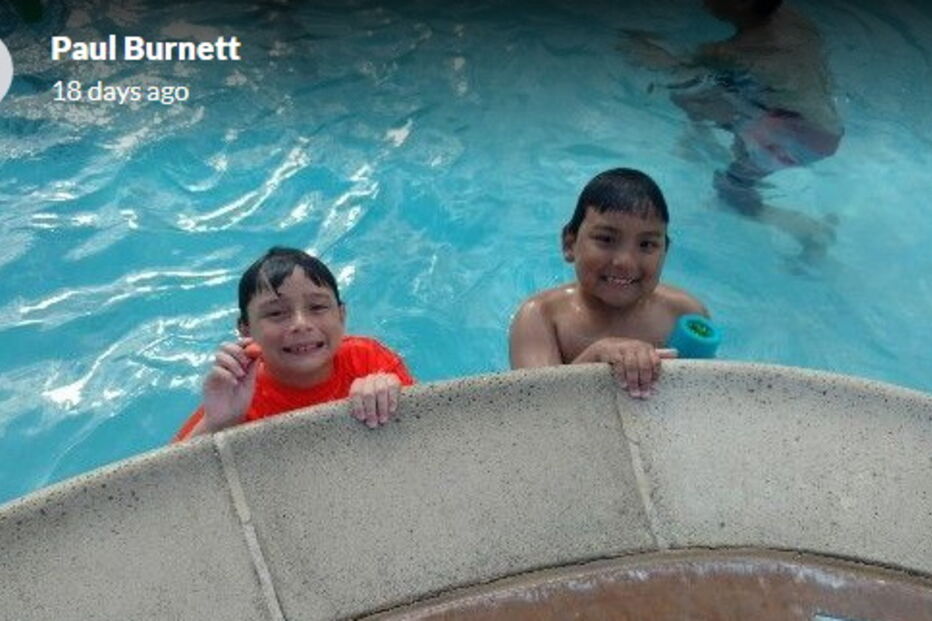 Angaria dinheiro para comprar cadeira de rodas ao melhor amigo