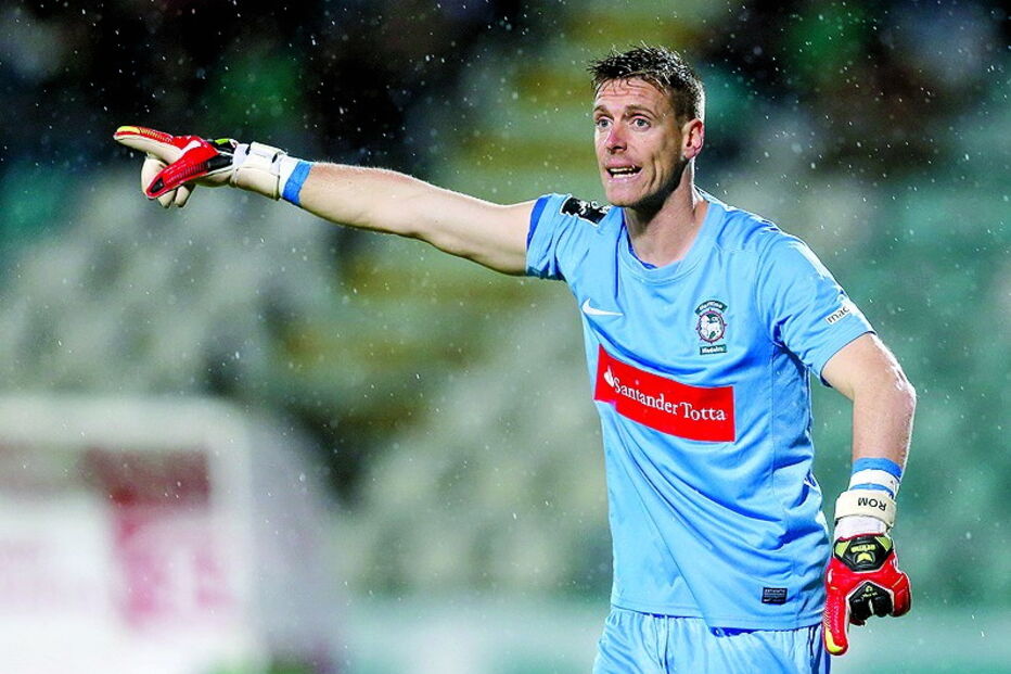 Salin é um guarda-redes francês, de 32 anos, que já jogou no Marítimo   