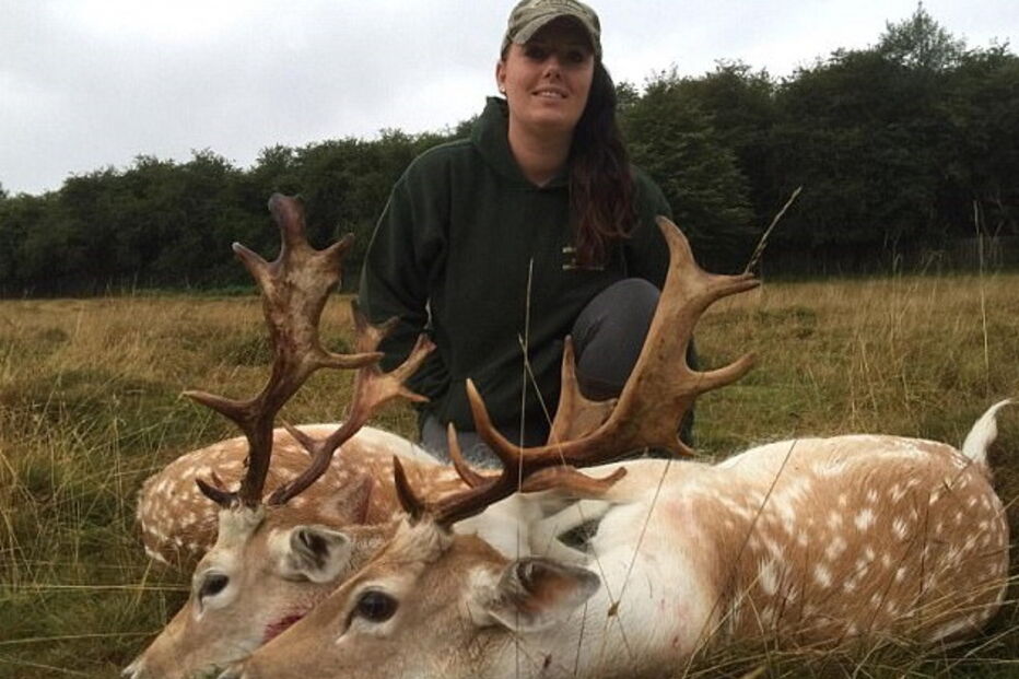 Mulher desiste de supermercados e começa a caçar a própria comida