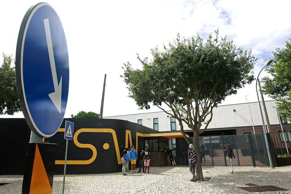 MP já está a investigar as denúncias dos castigos na escola Dr. Azevedo Neves