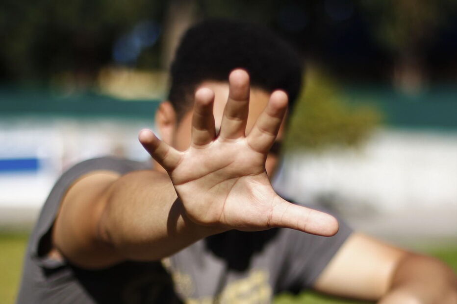 O aluno de 13 anos que relatou ao CM o castigo mandado aplicar pelo diretor