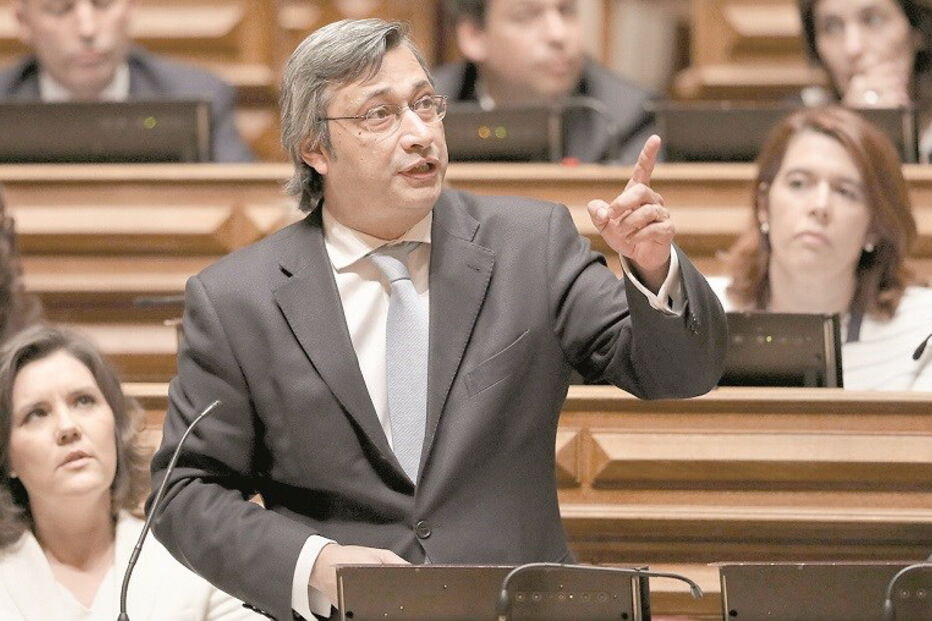 Nuno Magalhães, CDS-PP, Rendimento Social de Inserção, Parlamento, Governo, RSI, deputado, Bloco de Esquerda, CDS, Diário da República, Executivo PSD/CDS, Ministério do Trabalho, Catarina Martins, PCP, política, parlamento, partidos e movimentos