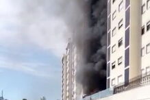 Chamas consumiram edifício em Sacavém