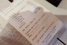 Restaurante lisboeta acusado de enganar clientes com contas exorbitantes