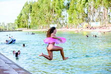 ‘Praia do canal’ recebe centenas de jovens durante Meo Sudoeste