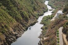 As barragens estão com pouca água, refletindo a seca que assola o País 