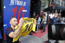 Neymar apresentado no Paris Saint Germain