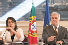 Constança Urbano de Sousa falou ontem ladeada pelo secretário de Estado Jorge Gomes