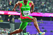  Nelson Évora, de 33 anos, a caminho da medalha de bronze com 17,19 m