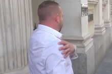 Vai preso por fazer sexo com o cão de um amigo