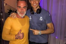 Gianluca mostra luxos nas redes sociais