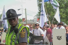 Marcha de extrema-direita em Charlottesville, EUA, provoca três mortos e dezenas de feridos